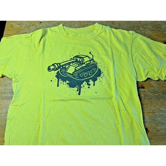 Unique Tank T-Shirt Graphic Print Yellow Military War RC Remote Control Toy - Picture 1 of 4